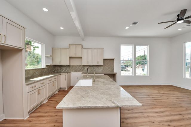 1912 Semmes Street, Houston, TX 77026