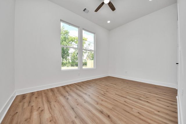 1912 Semmes Street, Houston, TX 77026