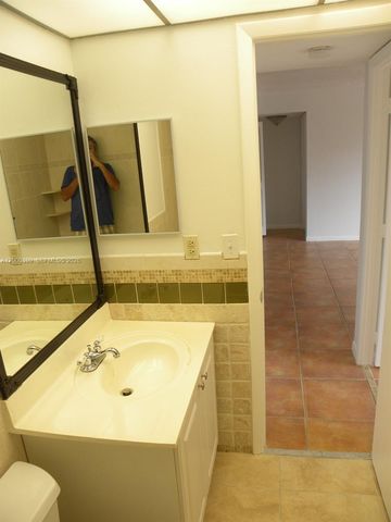 8050 W Mcnab Rd 206, Tamarac, FL 33321