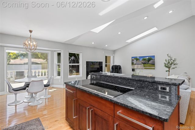 3172 Cedar Crest Drive, Troy, MI 48083