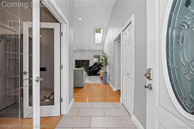 3172 Cedar Crest Drive, Troy, MI 48083