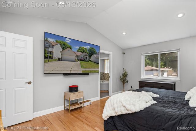 3172 Cedar Crest Drive, Troy, MI 48083