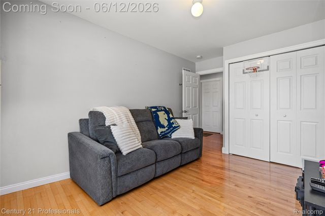 3172 Cedar Crest Drive, Troy, MI 48083