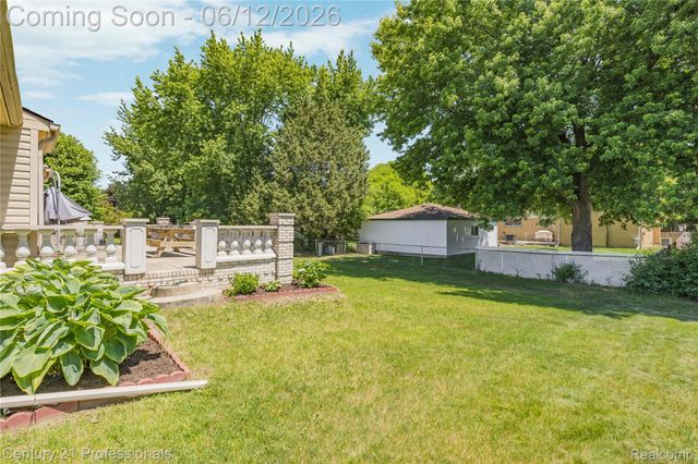 3172 Cedar Crest Drive, Troy, MI 48083
