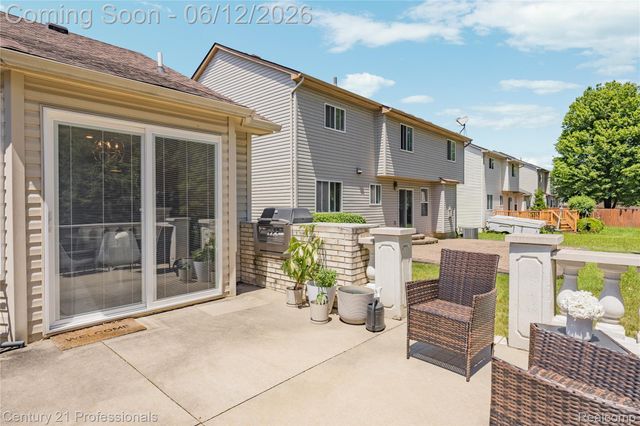 3172 Cedar Crest Drive, Troy, MI 48083