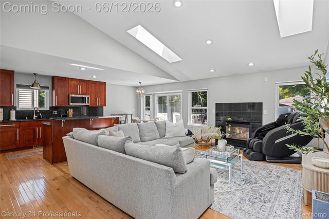 3172 Cedar Crest Drive, Troy, MI 48083