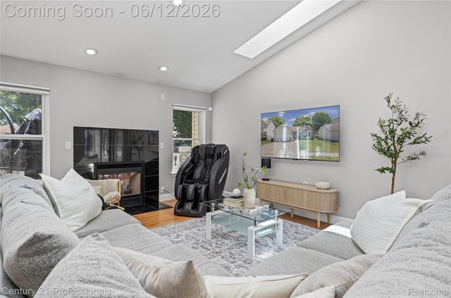 3172 Cedar Crest Drive, Troy, MI 48083