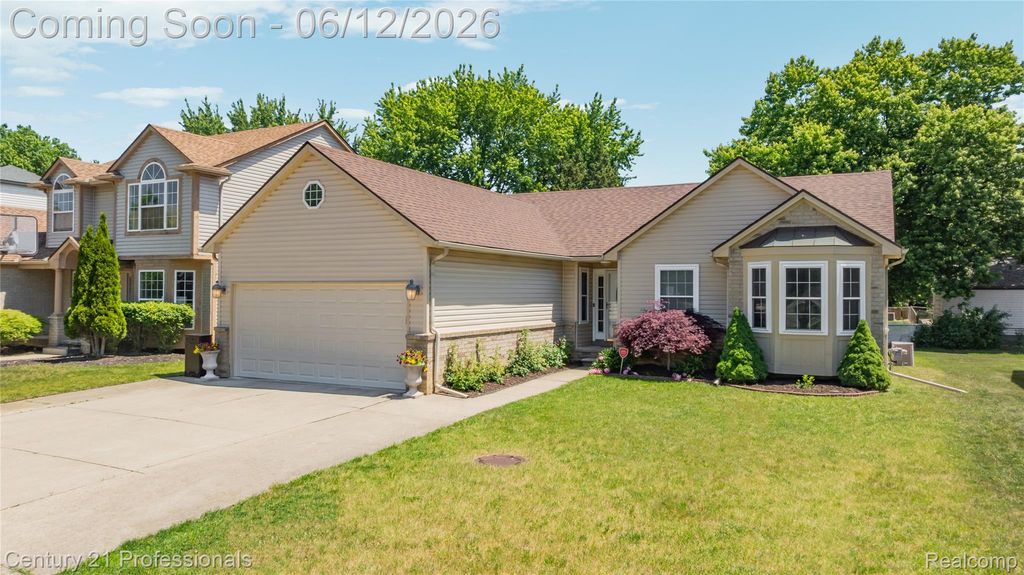 3172 Cedar Crest Drive, Troy, MI 48083