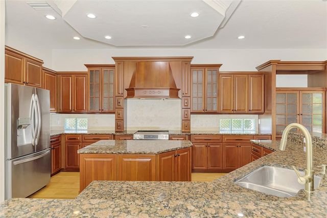 5684 EASTWIND DRIVE, Sarasota, FL 34233