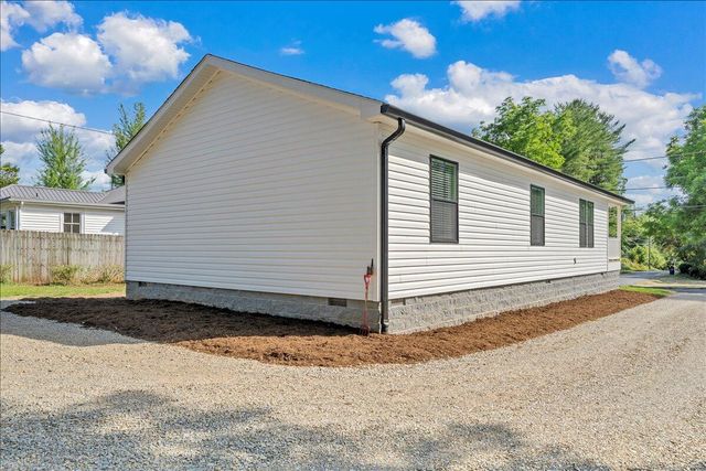 20 Spring ST, Rocky Mount, VA 24151