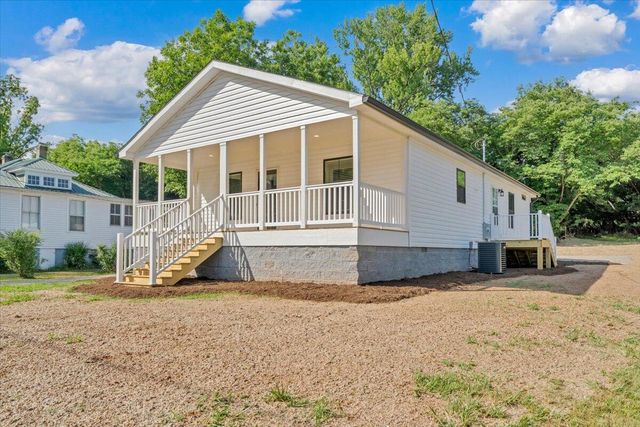 20 Spring ST, Rocky Mount, VA 24151