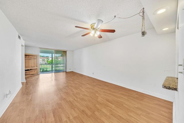 8980 S HOLLYBROOK Boulevard 204, Pembroke Pines, FL 33025