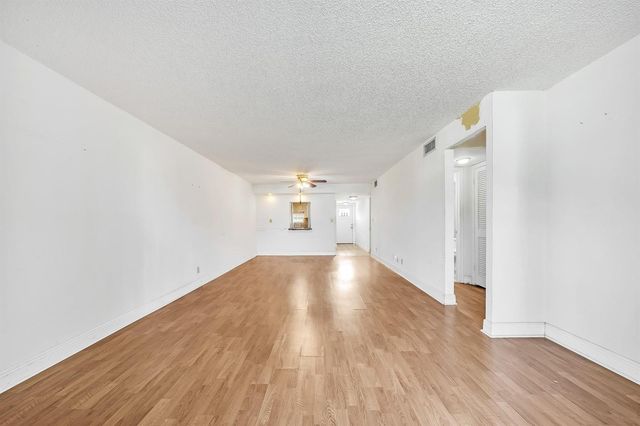 8980 S HOLLYBROOK Boulevard 204, Pembroke Pines, FL 33025