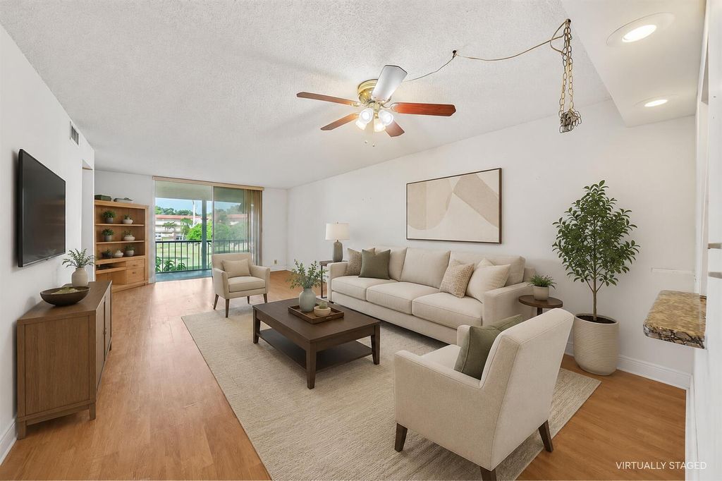 8980 S HOLLYBROOK Boulevard 204, Pembroke Pines, FL 33025