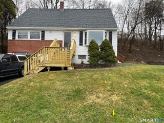 12 Berkshire Circle, Ansonia, CT 06401