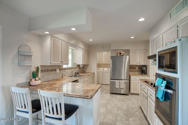 10812 W HATCHER Road, Sun City, AZ 85351