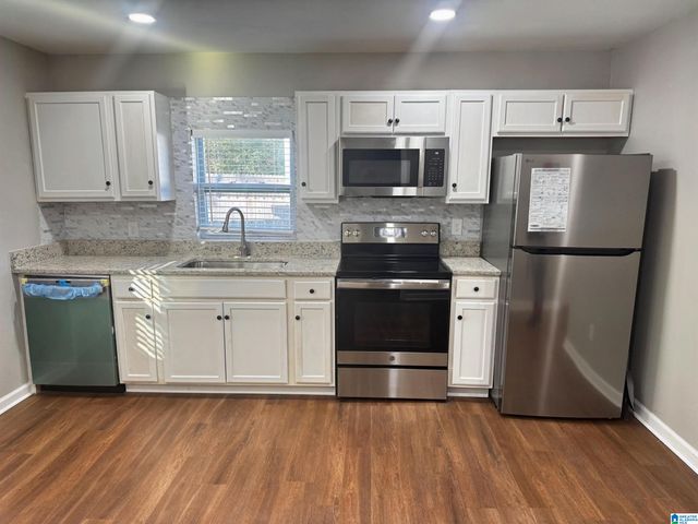 2516 15TH STREET N, Hueytown, AL 35023