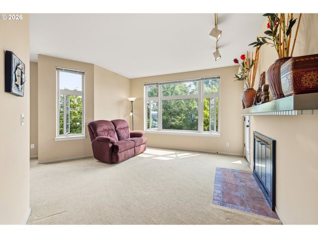 1630 S HARBOR Way 304, Portland, OR 97201
