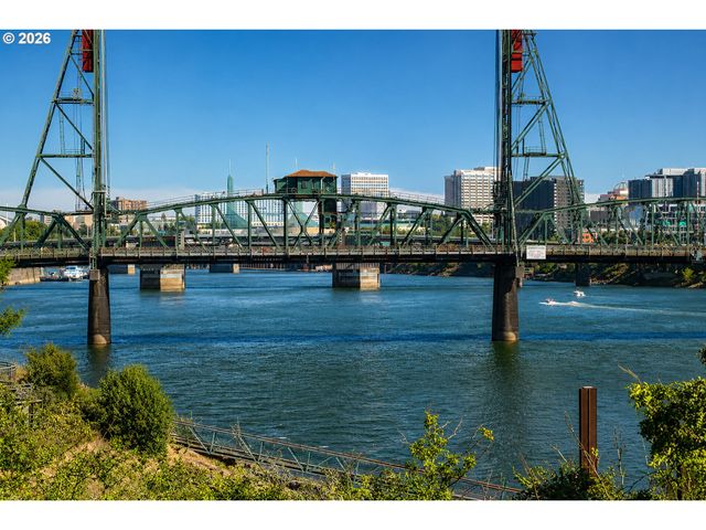 1630 S HARBOR Way 304, Portland, OR 97201