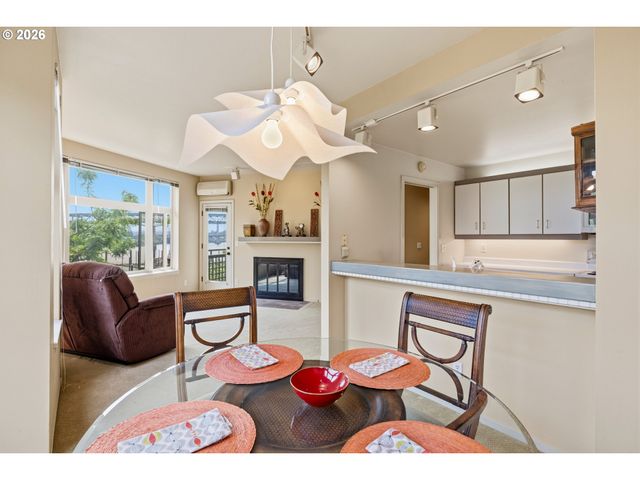 1630 S HARBOR Way 304, Portland, OR 97201