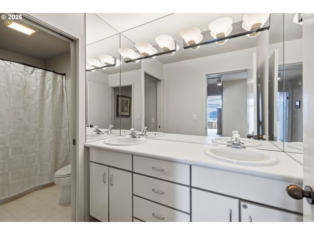 1630 S HARBOR Way 304, Portland, OR 97201