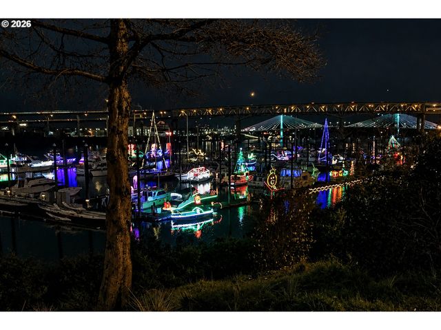 1630 S HARBOR Way 304, Portland, OR 97201