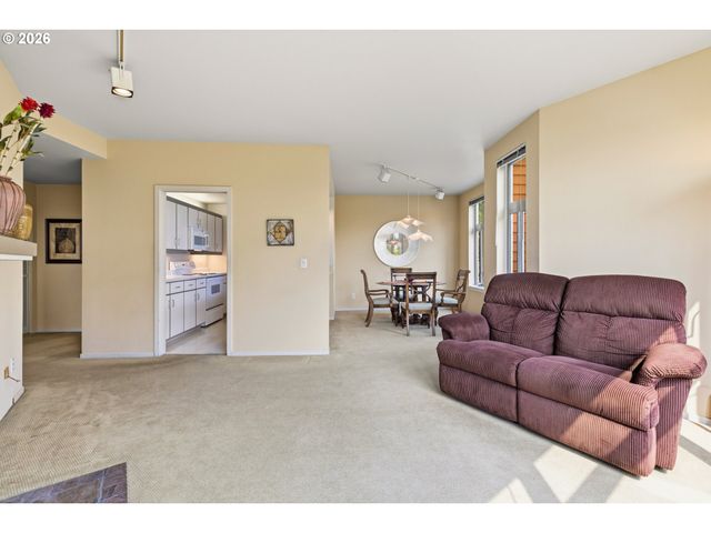 1630 S HARBOR Way 304, Portland, OR 97201