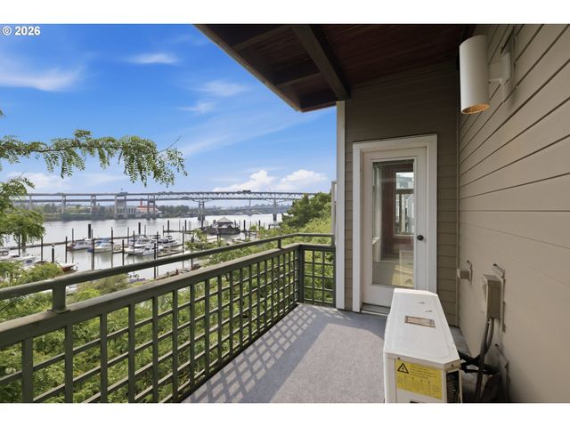 1630 S HARBOR Way 304, Portland, OR 97201