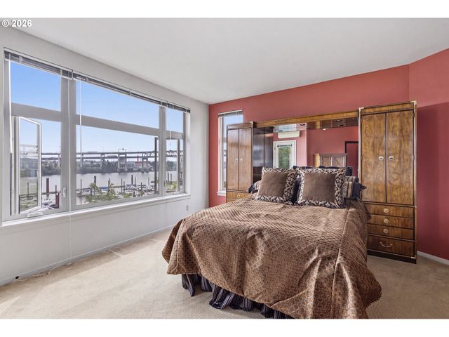 1630 S HARBOR Way 304, Portland, OR 97201