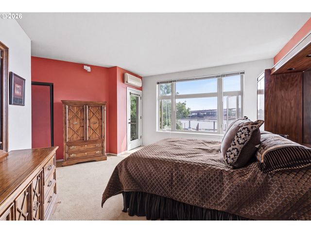 1630 S HARBOR Way 304, Portland, OR 97201