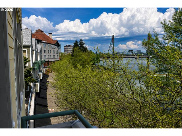 1630 S HARBOR Way 304, Portland, OR 97201