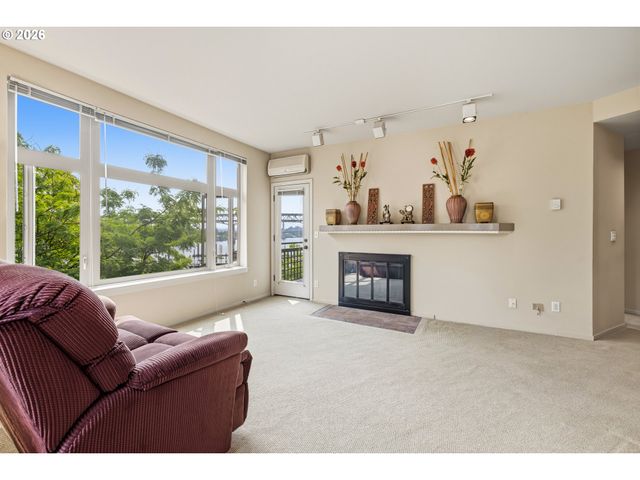 1630 S HARBOR Way 304, Portland, OR 97201