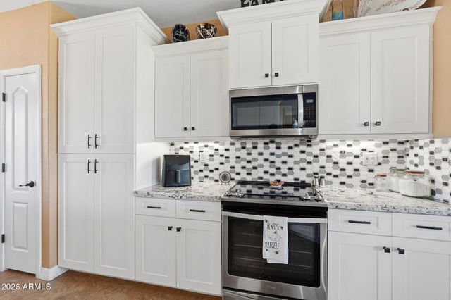 16525 W LAVA Drive, Surprise, AZ 85374