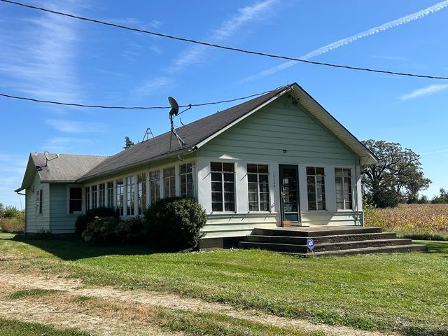 16104 McGuire Road, Harvard, IL 60033