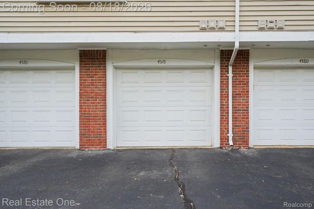 4576 Berkshire Drive, Sterling Heights, MI 48314