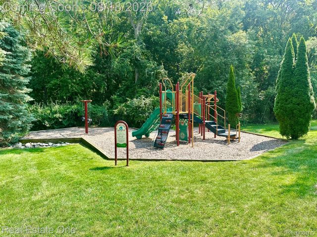 4576 Berkshire Drive, Sterling Heights, MI 48314