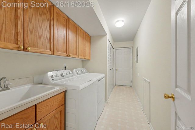 4576 Berkshire Drive, Sterling Heights, MI 48314