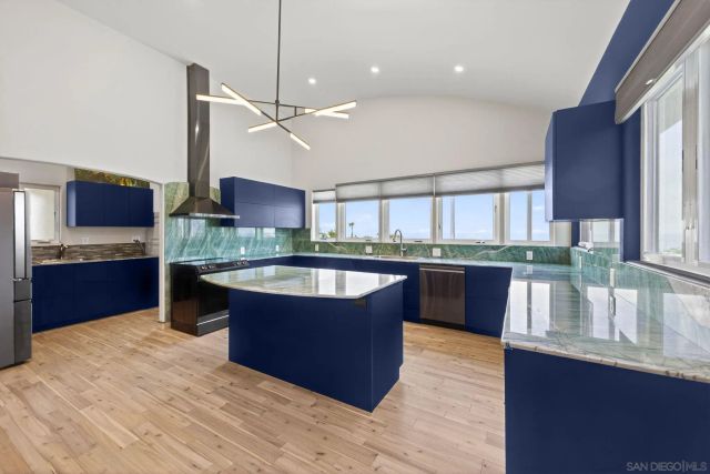 6706 Avenida Mañana St, La Jolla, CA 92037