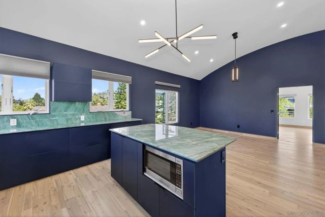 6706 Avenida Mañana St, La Jolla, CA 92037