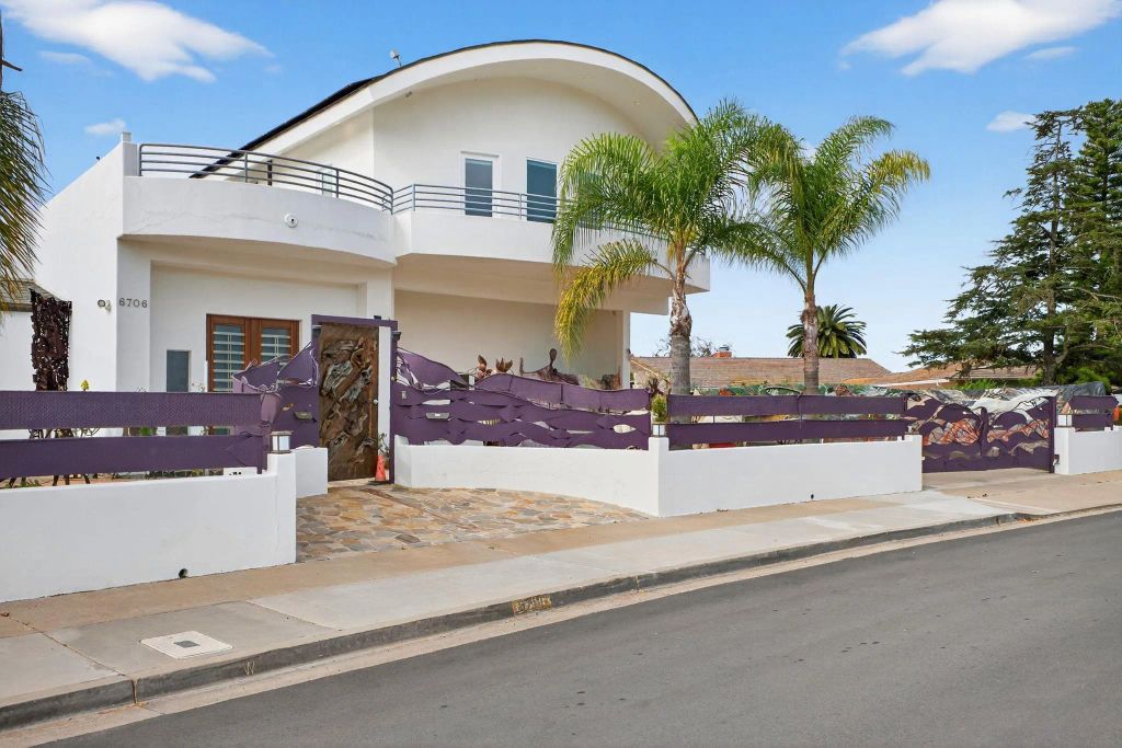 6706 Avenida Mañana St, La Jolla, CA 92037