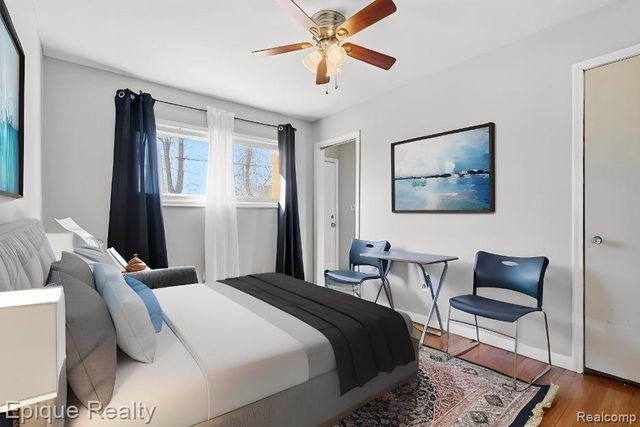 12801 Sterling Court, Oak Park, MI 48237