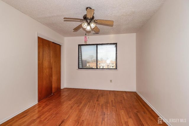 107 Edison Glen Terrace, Edison, NJ 08837