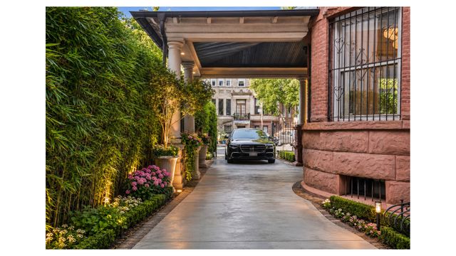 1094 PARK Place, New York City, NY 11213