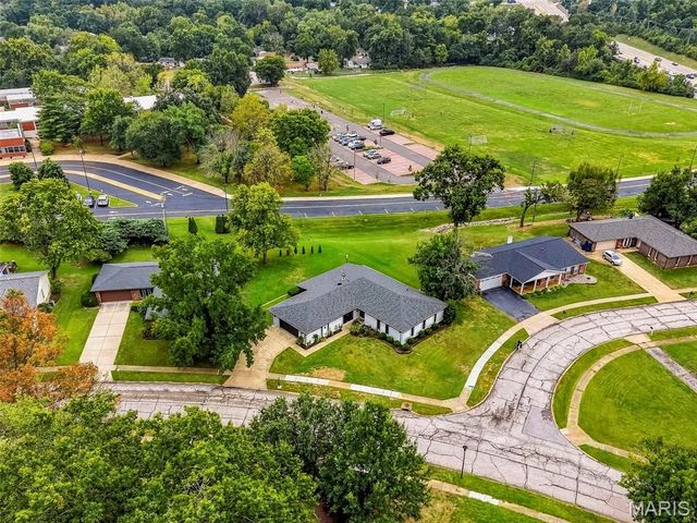 1018 Van Dyke Drive, Manchester, MO 63011