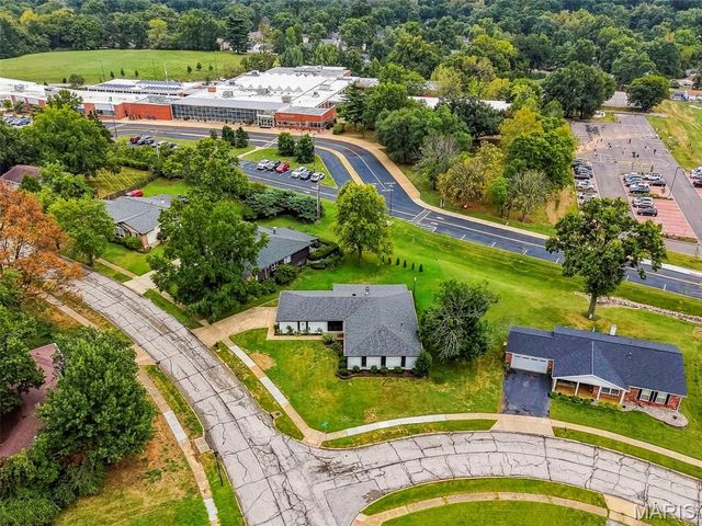 1018 Van Dyke Drive, Manchester, MO 63011