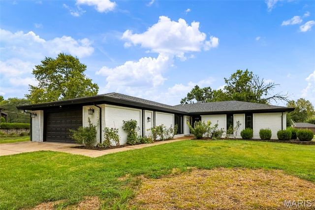 1018 Van Dyke Drive, Manchester, MO 63011