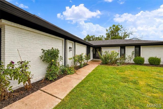 1018 Van Dyke Drive, Manchester, MO 63011