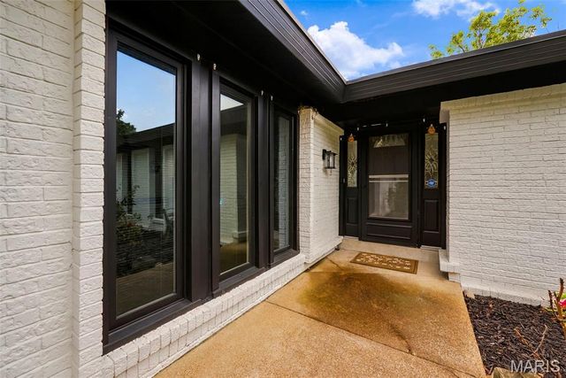 1018 Van Dyke Drive, Manchester, MO 63011