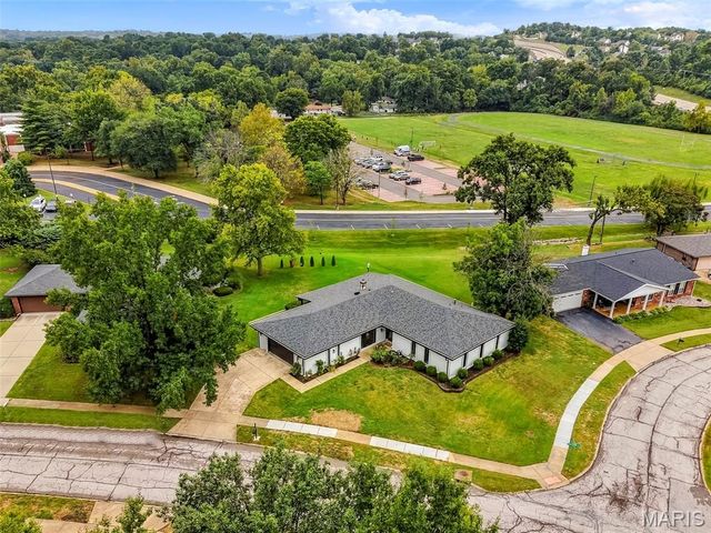 1018 Van Dyke Drive, Manchester, MO 63011