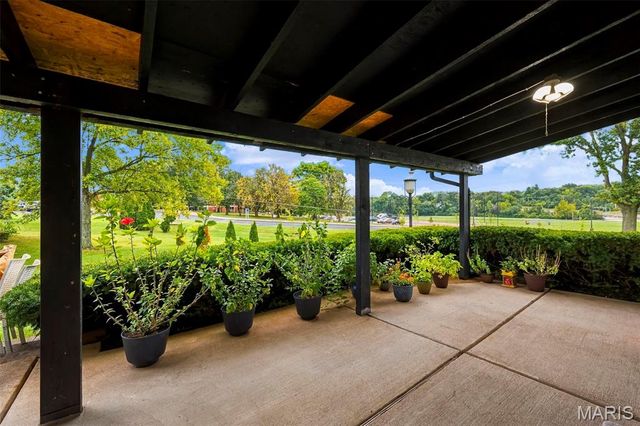 1018 Van Dyke Drive, Manchester, MO 63011